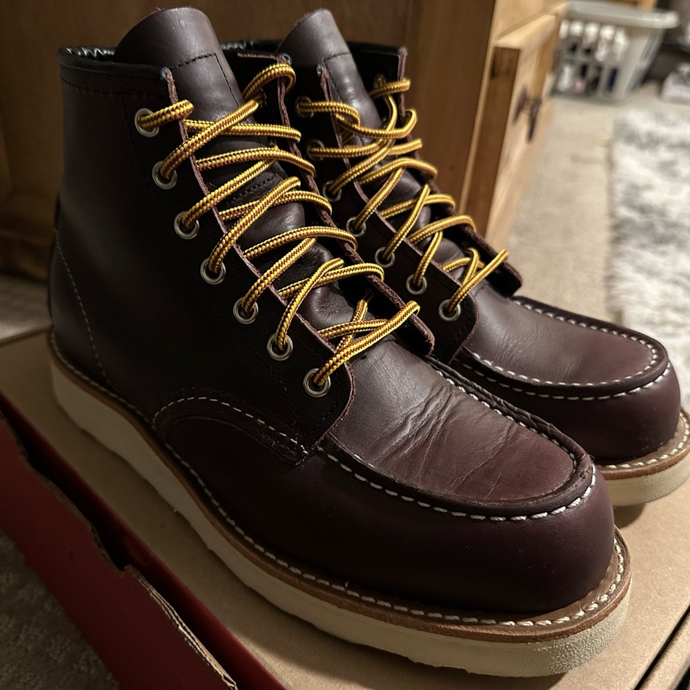 Men’s Red Wing Classic Moc Toe 8847 Boots Black Cherry Leather Size 7 worn once! - Picture 3 of 16
